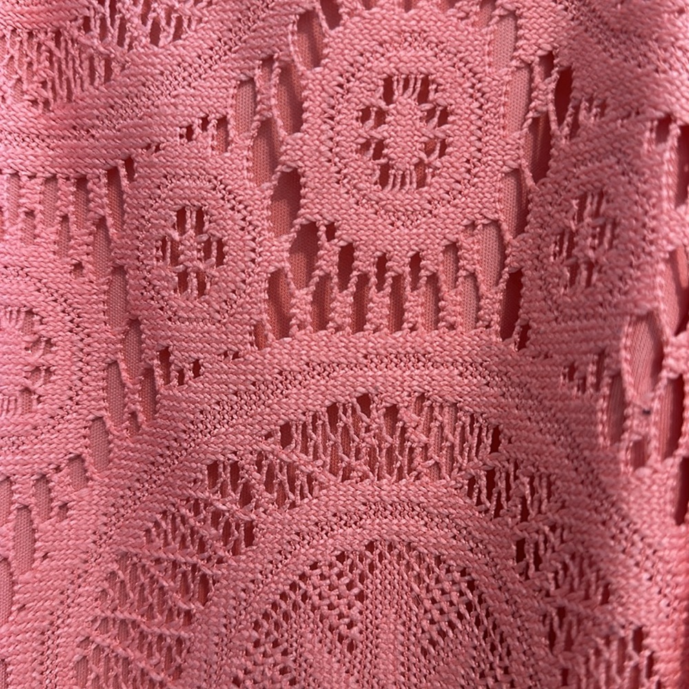 Cute Top! - Picture 2 of 4